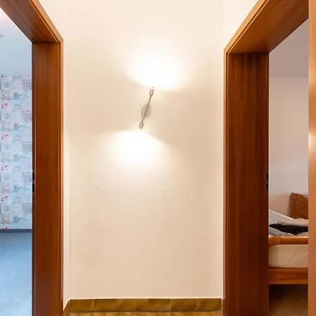 Grosses Haus In Apartment *