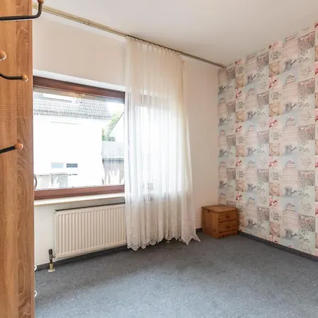 Grosses Haus In Apartment *
