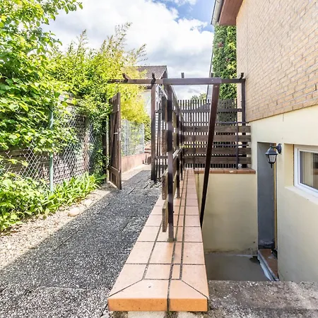 Grosses Haus In Apartment Woerrstadt
