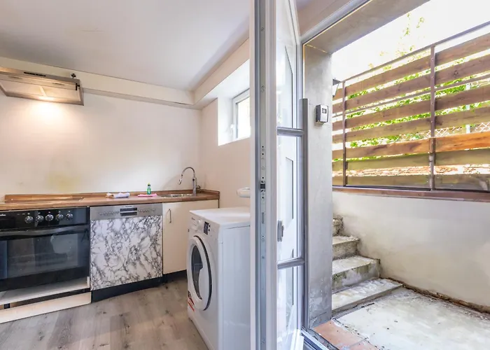 Grosses Haus In Apartament